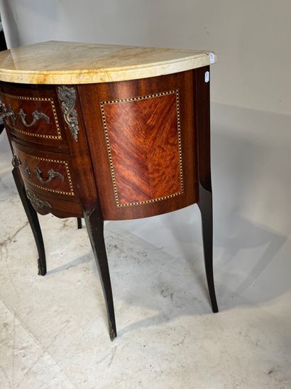 Half-moon chest of drawers in wood, veneer...