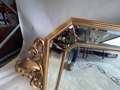 Large beveled octagonal mirror with glazing...