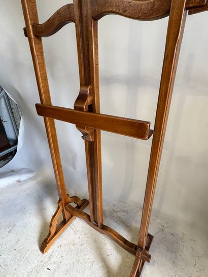 Wooden easel, central part adjustable in...