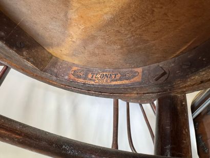 THONET.
Bentwood chair, circular seat.
86...