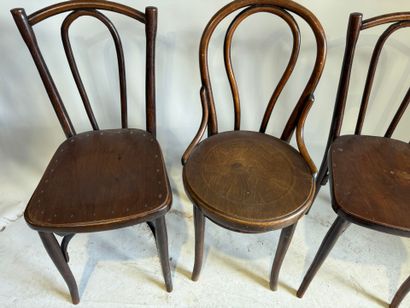 THONET.
Bentwood chair, circular seat.
86...