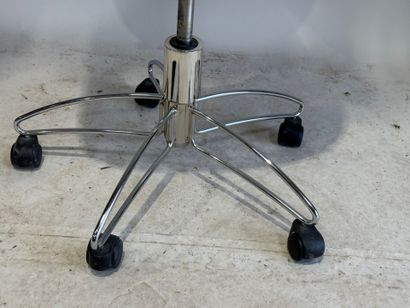 Office chair in thermoformed plastic, chrome-plated...