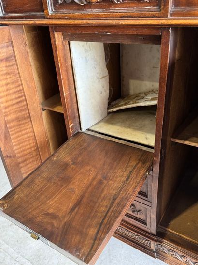 Small molded and carved mahogany 