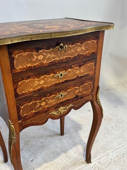 Wood and marquetry work table with foliate...
