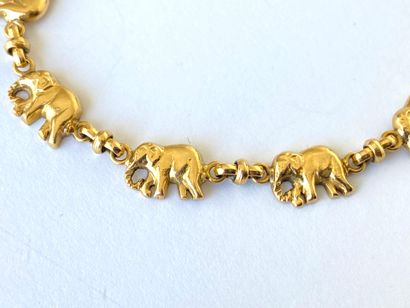 Yellow gold bracelet with elephant motifs....