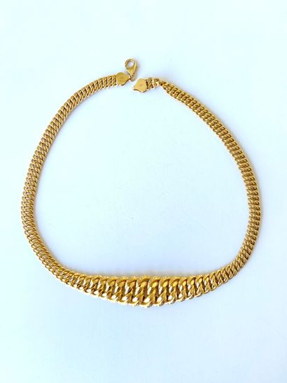 Necklace in yellow gold with falling American...
