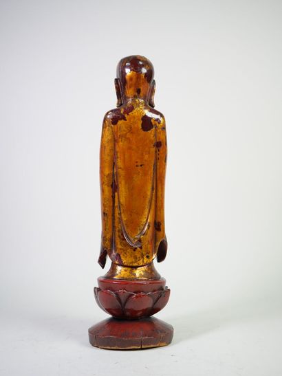 CHINE, XXe.
Sujet en bois sculpté laqué figurant...