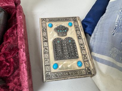 Ensemble liturgique juif comprenant :
- une...