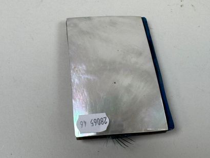 Carnet de bal en nacre sculpté à décor d'un...
