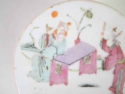 CHINE, XIXe.
Pot couvert en porcelaine polychrome...