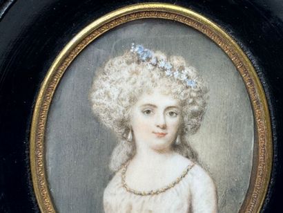 École XIXe.
Femme au corset.
Miniature à...