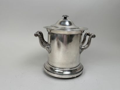 Présentoir à œufs à deux prises à décor de...