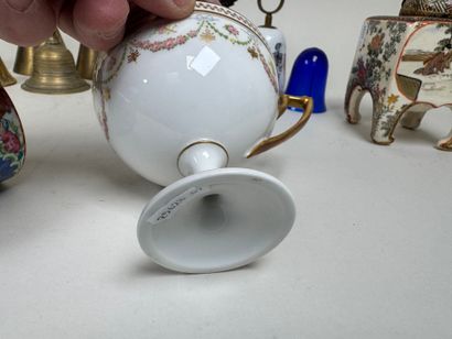 Collection de 12 cloches principalement en...