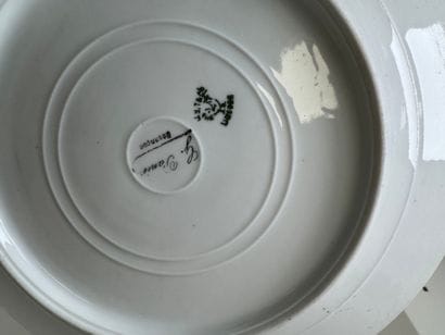 Partie de service de table en porcelaine...