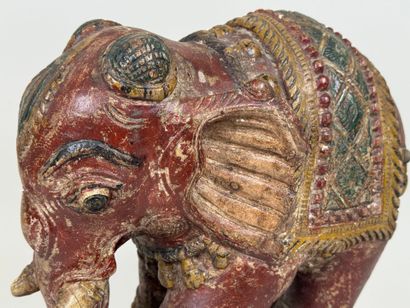 ASIE, XXe.
Éléphant.
Sujet en bois laqué...