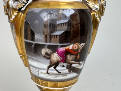 PARIS, XIXe.
Vase en porcelaine polychrome...