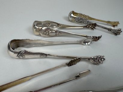 Five sugar tongs in 950/1000 silver, various...