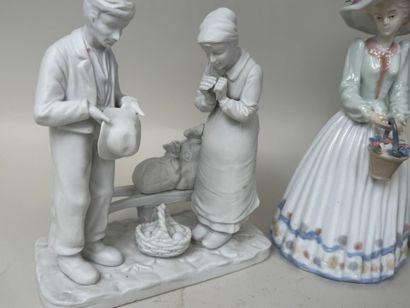 Collection de 9 sujets en céramique, porcelaine...