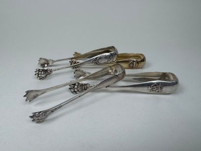 Four sugar tongs in 950/1000 silver, various...