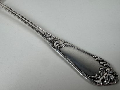 950/1000 silver ladle, foliate pattern, the...