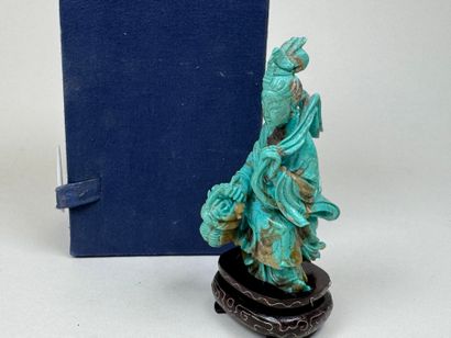 CHINE, XXe.
Personnage au panier de fruits.
Sujet...