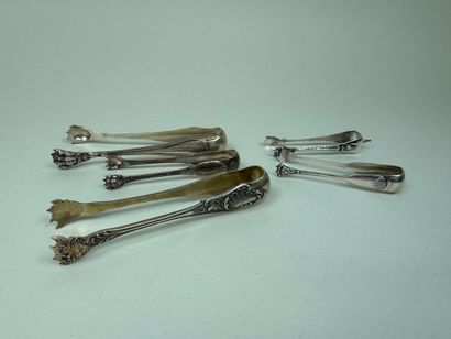 Five sugar tongs in 950/1000 silver, various...