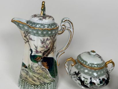 ASIE, XXe.
Partie de service à thé en porcelaine...