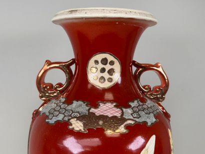 ASIE, XXe.
Important vase en céramique polychrome...