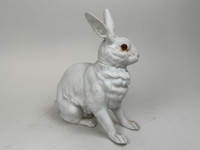 Sujet en biscuit à décor d'un lapin, les...