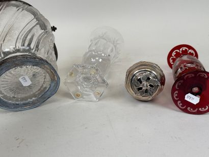 Lot comprenant :
- SEVRES.
vase sur pied...