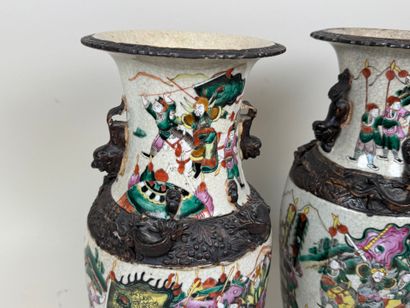 CHINE, NANKIN.
Paire de vases en porcelaine...