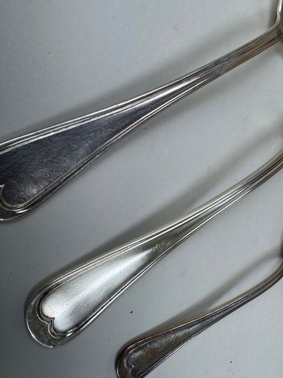 Ménagère en métal argenté, modèle à filet...