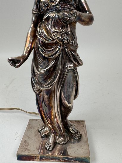 Paul DUBOIS (1829-1905), d'après.
Femme à...