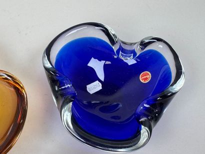 MURANO, XXe.
Trois coupes vide-poches en...