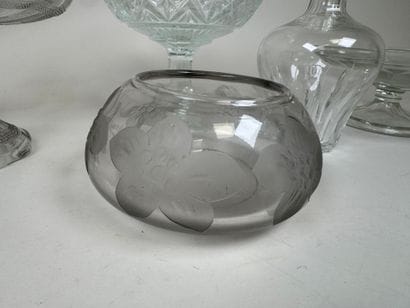 Lot en verre et cristal comprenant 3 coupes...
