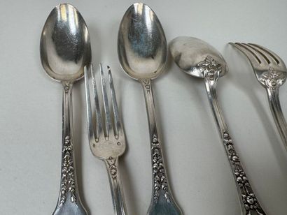 Three table spoons and two forks in 950/1000...
