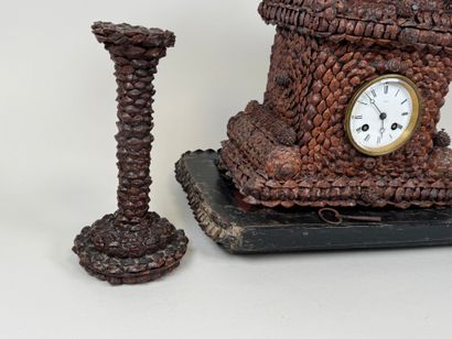 Garniture de cheminée à âme en bois et carton...