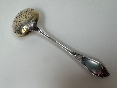Silver sprinkler 950/1000, Minerve hallmark.
Weight...