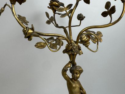 Flambeau à trois bras de lumière en albâtre...
