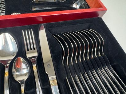 SBS Collection.
Ménagère en inox comprenant...