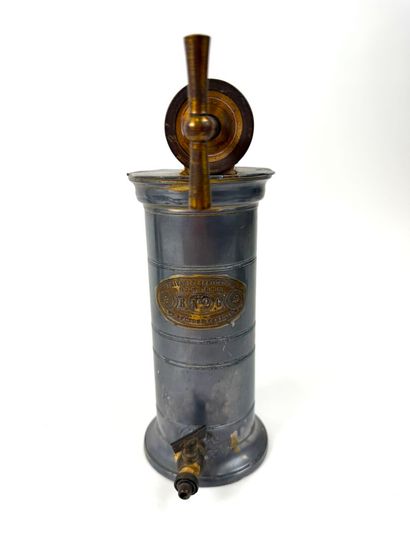 France, XVIIIe et XIXe.
Collection d'étains.
-...