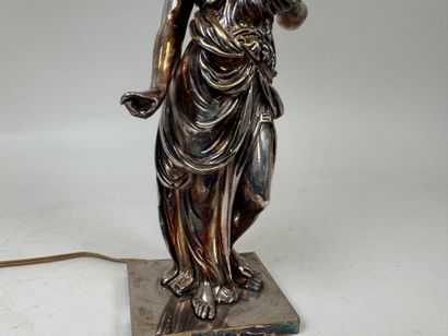 Paul DUBOIS (1829-1905), d'après.
Femme à...