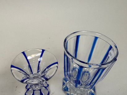 4 pièces de forme en cristal et verre partiellement...