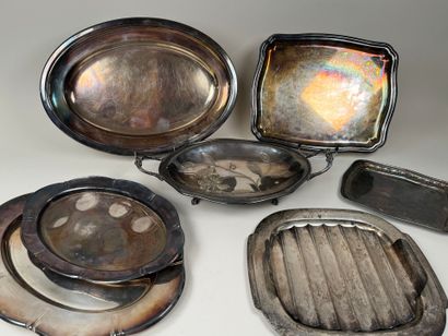 7 plats de service dont 2 GALLIA, un plat...