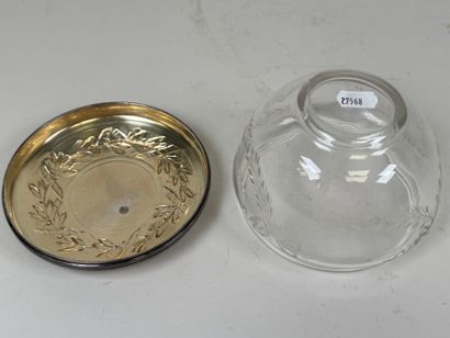 Covered sugar bowl in cut crystal, the lid...