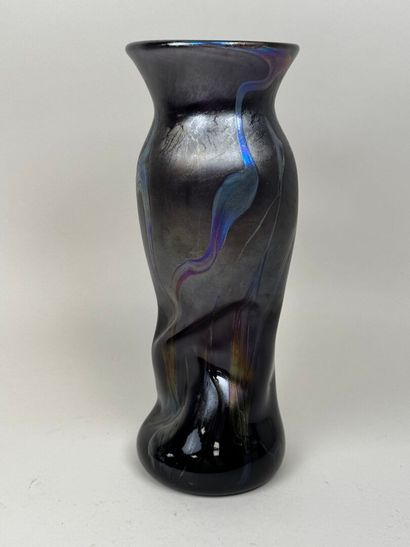 Jean-Pierre MATEUS (né en 1970).
Vase en...
