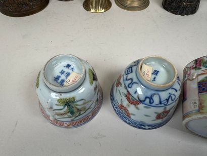 Collection de 12 cloches principalement en...