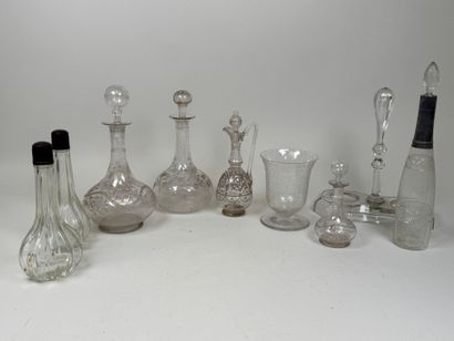 Important lot en cristal et verre comprenant...