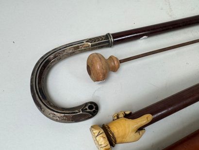 Collection de 6 cannes ou cravaches en bois,...
