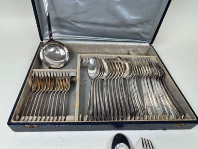 CHRISTOFLE. 
Partie de ménagère en métal...